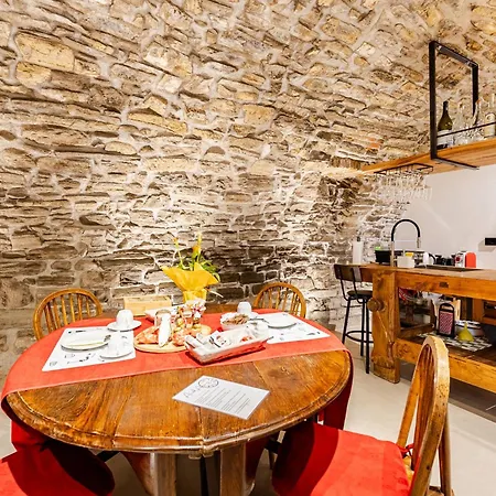 Casa vacanze Cantina 10 - Authentic Stone Retreat - Pognana Lario